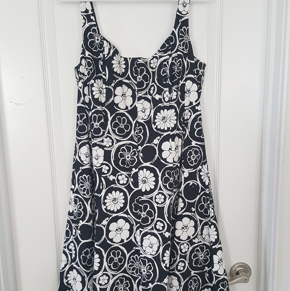 Black and white sundress size 14